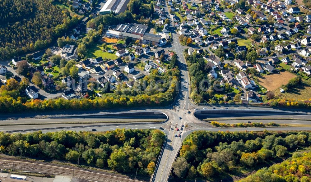 Luftaufnahme Kreuztal - Verlauf der Straßenkreuzung der Bundesstraße B 508 in Kreuztal im Bundesland Nordrhein-Westfalen