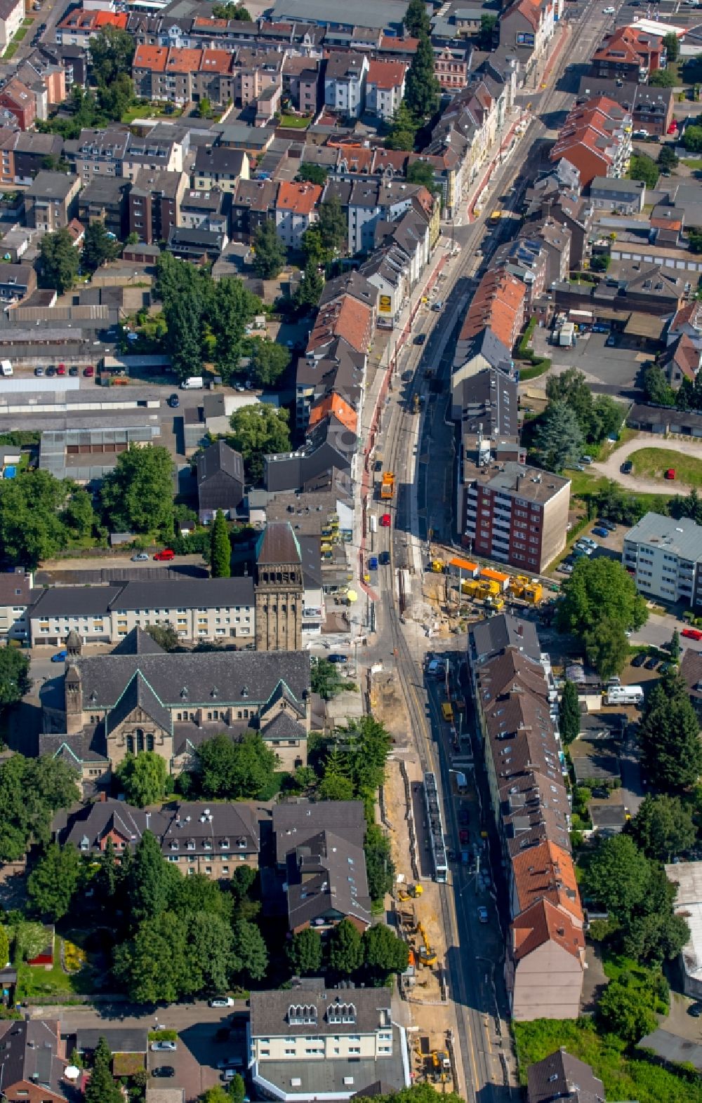 Gelsenkirchen aus der Vogelperspektive: Verlauf der Straßenkreuzung Düppelstraße - Horster Straße - Beckeradselle in Gelsenkirchen im Bundesland Nordrhein-Westfalen