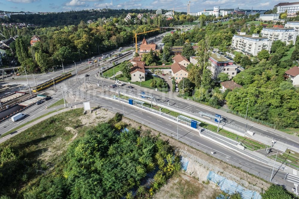 Luftaufnahme Stuttgart - Verlauf der Straßenkreuzung der B10 in Stuttgart im Bundesland Baden-Württemberg