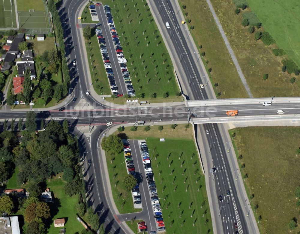 Dresden von oben - Verlauf der Straßenkreuzung Waldschlöschenbrücke, Käthe-Kollwitz-Ufer und Fetscherstraße in Dresden im Bundesland Sachsen