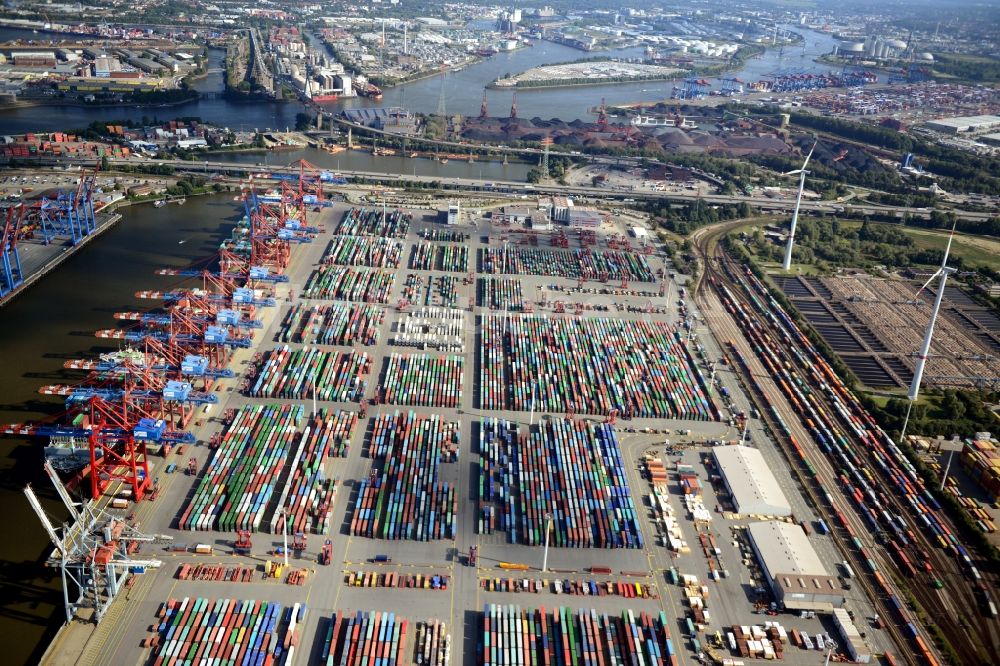 Luftbild Hamburg - Verschiedene Umschlagarten und das Stellwerk Waltershof im Hafen von Hamburg