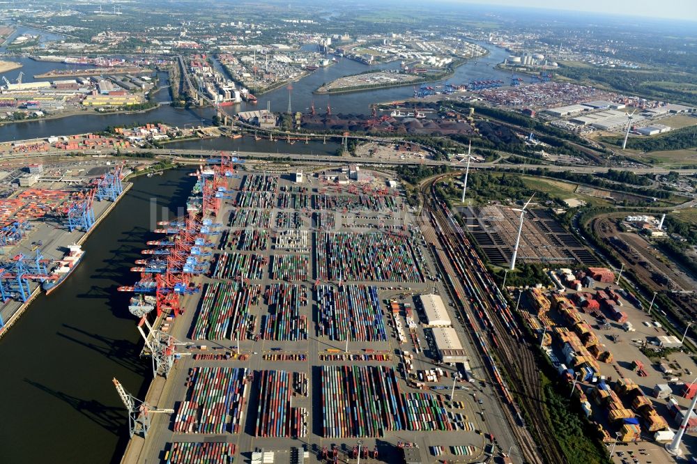 Luftaufnahme Hamburg - Verschiedene Umschlagarten und das Stellwerk Waltershof im Hafen von Hamburg