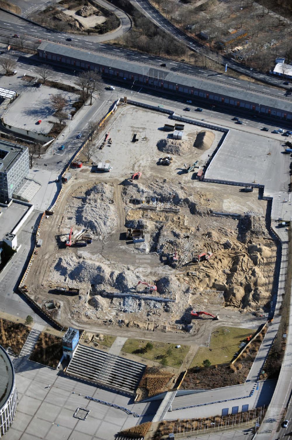 Berlin von oben - Verschwundenes Wahrzeichen Deutschlandhalle an der Jaffeystraße auf dem Messegelände in Berlin