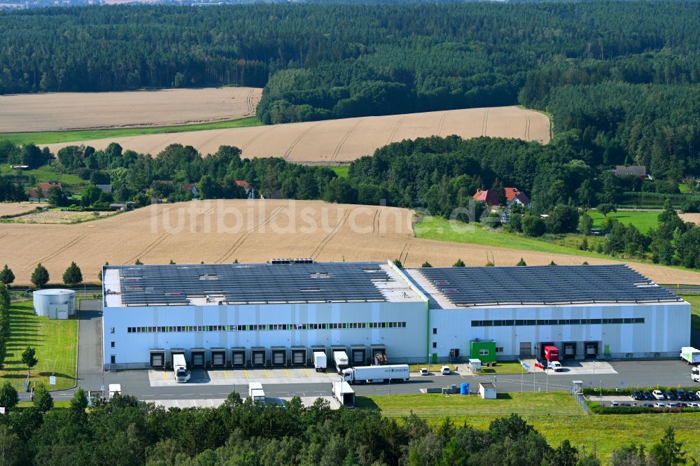 Lederhose von oben - Verteilzentrum auf dem Gelände für Lebensmittel der HAVI Logistics in Lederhose im Bundesland Thüringen, Deutschland