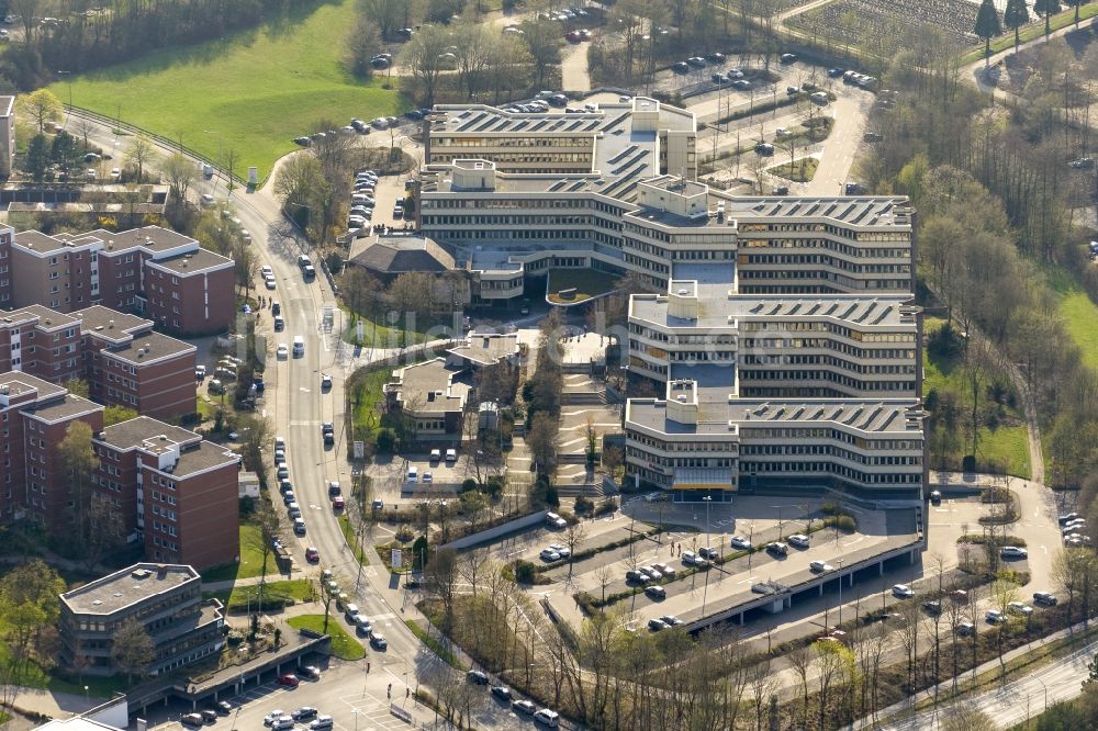 Detmold aus der Vogelperspektive: Verwaltungs- Gebäude Kreishaus Detmold mit Straßenverkehrsamt an der Felix-Fechenbach-Straße in Detmold im Bundesland Nordrhein-Westfalen