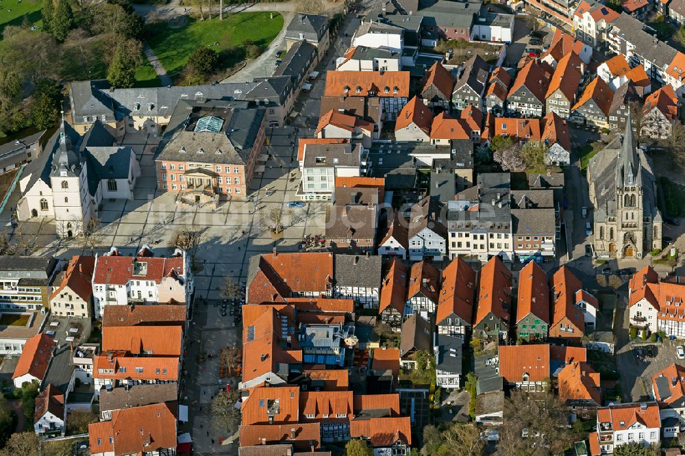 Luftbild Detmold - Verwaltungs- Gebäude Kreishaus Detmold mit Straßenverkehrsamt an der Felix-Fechenbach-Straße in Detmold im Bundesland Nordrhein-Westfalen