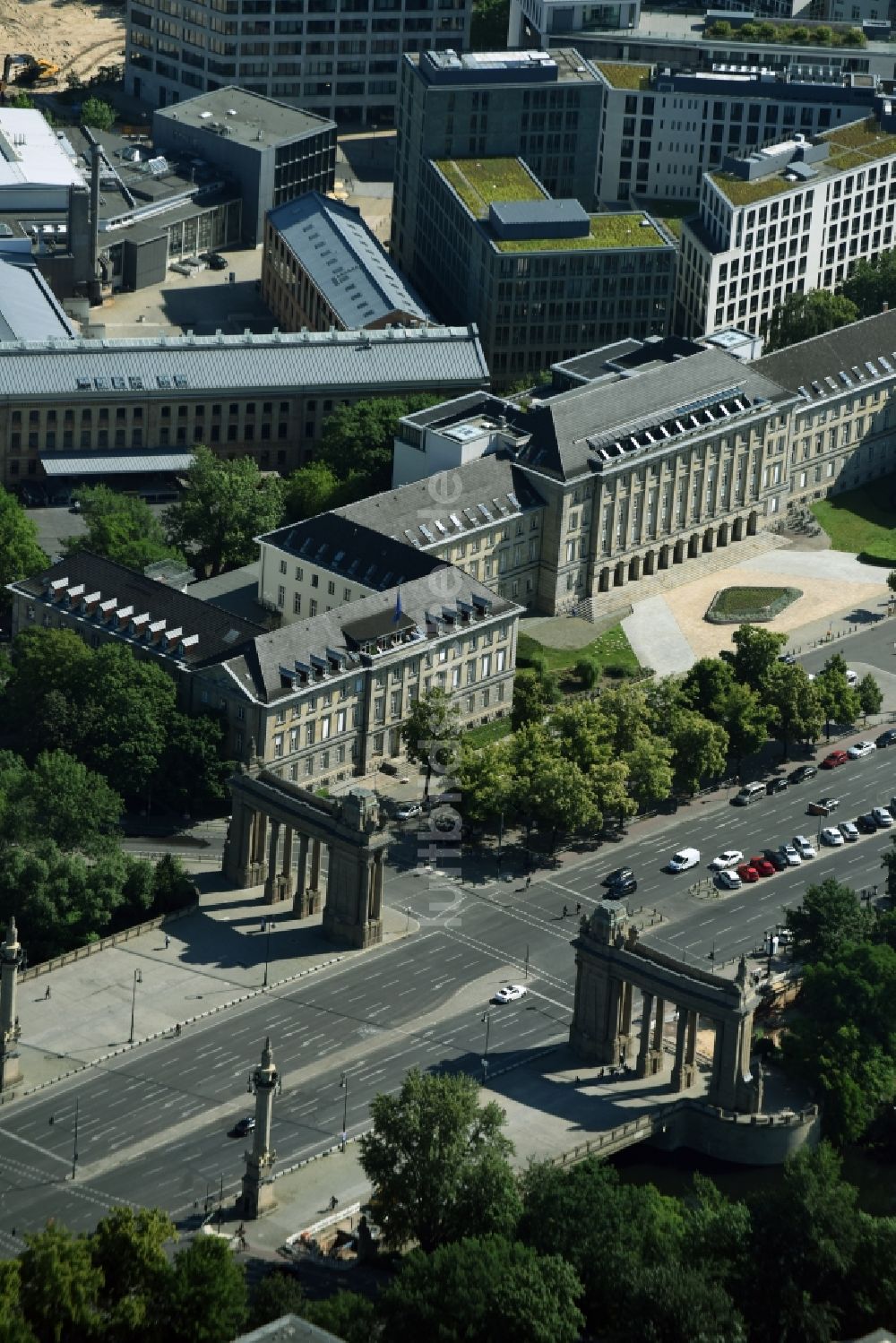 Berlin Von Oben Verwaltungsgebaude Der Staatlichen Behorde Ernst Reuter Haus An Der Strasse Des 17 Juni