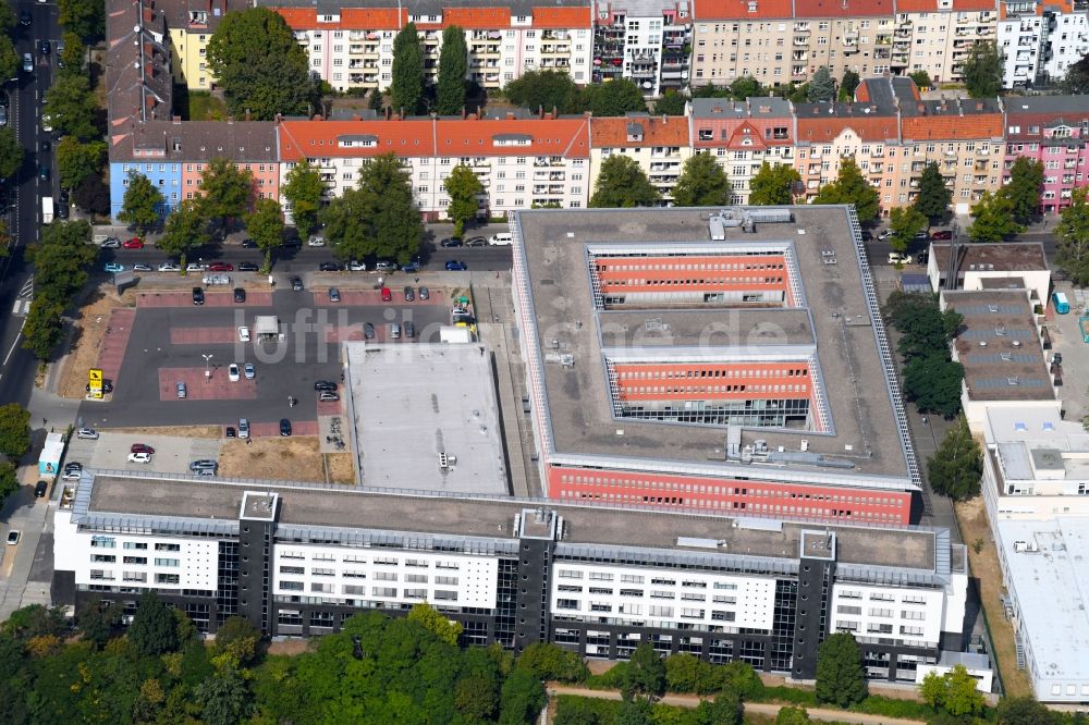 Luftbild Berlin - Verwaltungsgebäude der Agentur für Arbeit im Ortsteil Tempelhof in Berlin, Deutschland