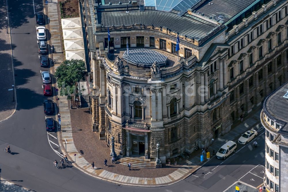 Luftbild Leipzig - Verwaltungsgebäude des Finanzdienstleistungs- Unternehmens Deutsche Bank an der Schillerstraße in Leipzig im Bundesland Sachsen, Deutschland