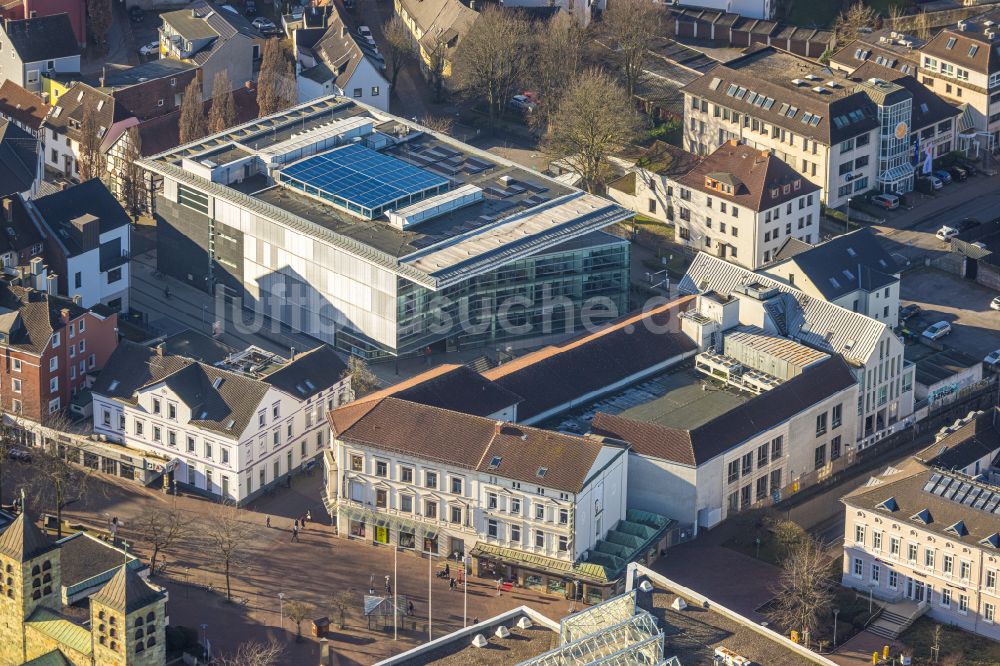 Unna von oben - Verwaltungsgebäude des Finanzdienstleistungs- Unternehmens der Dortmunder Volksbank in Unna im Bundesland Nordrhein-Westfalen, Deutschland