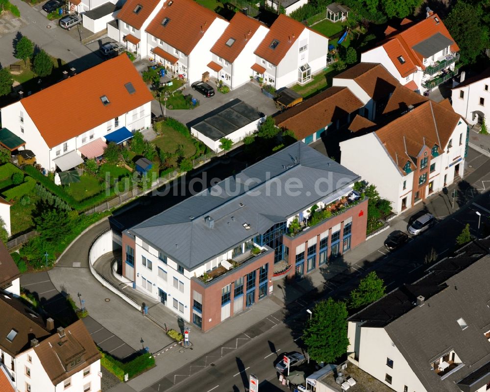 Bad Camberg von oben - Verwaltungsgebäude des Finanzdienstleistungs- Unternehmens Kreissparkasse Limburg - Geschäftsstelle am Hochdoberner Weg in Bad Camberg im Bundesland Hessen, Deutschland