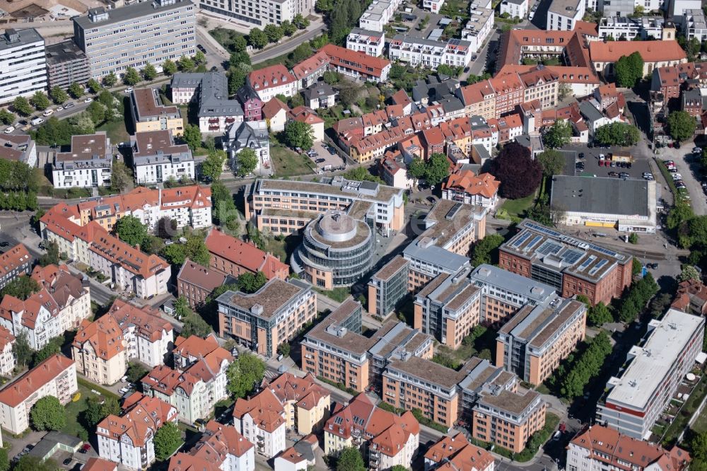 Luftaufnahme Erfurt - Verwaltungsgebäude des Finanzdienstleistungs- Unternehmens der Landesbank Hessen-Thüringen Girozentrale und der Sparkassenakademie Hessen-Thüringen im Ortsteil Brühlervorstadt in Erfurt im Bundesland Thüringen, Deutschland