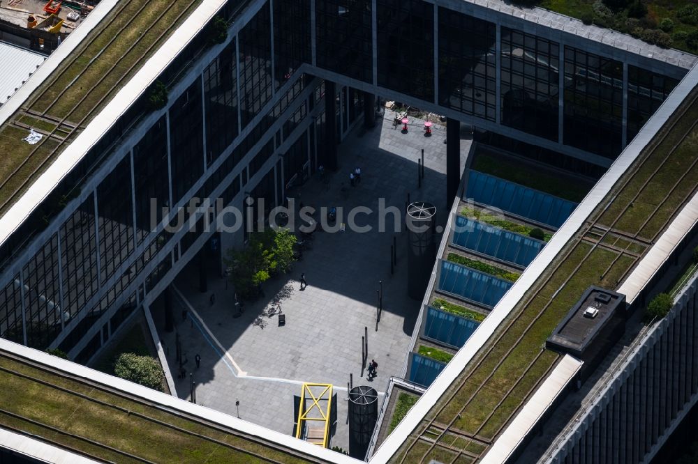 Stuttgart von oben - Verwaltungsgebäude des Finanzdienstleistungs- Unternehmens LBBW Landesbank in Stuttgart im Bundesland Baden-Württemberg, Deutschland