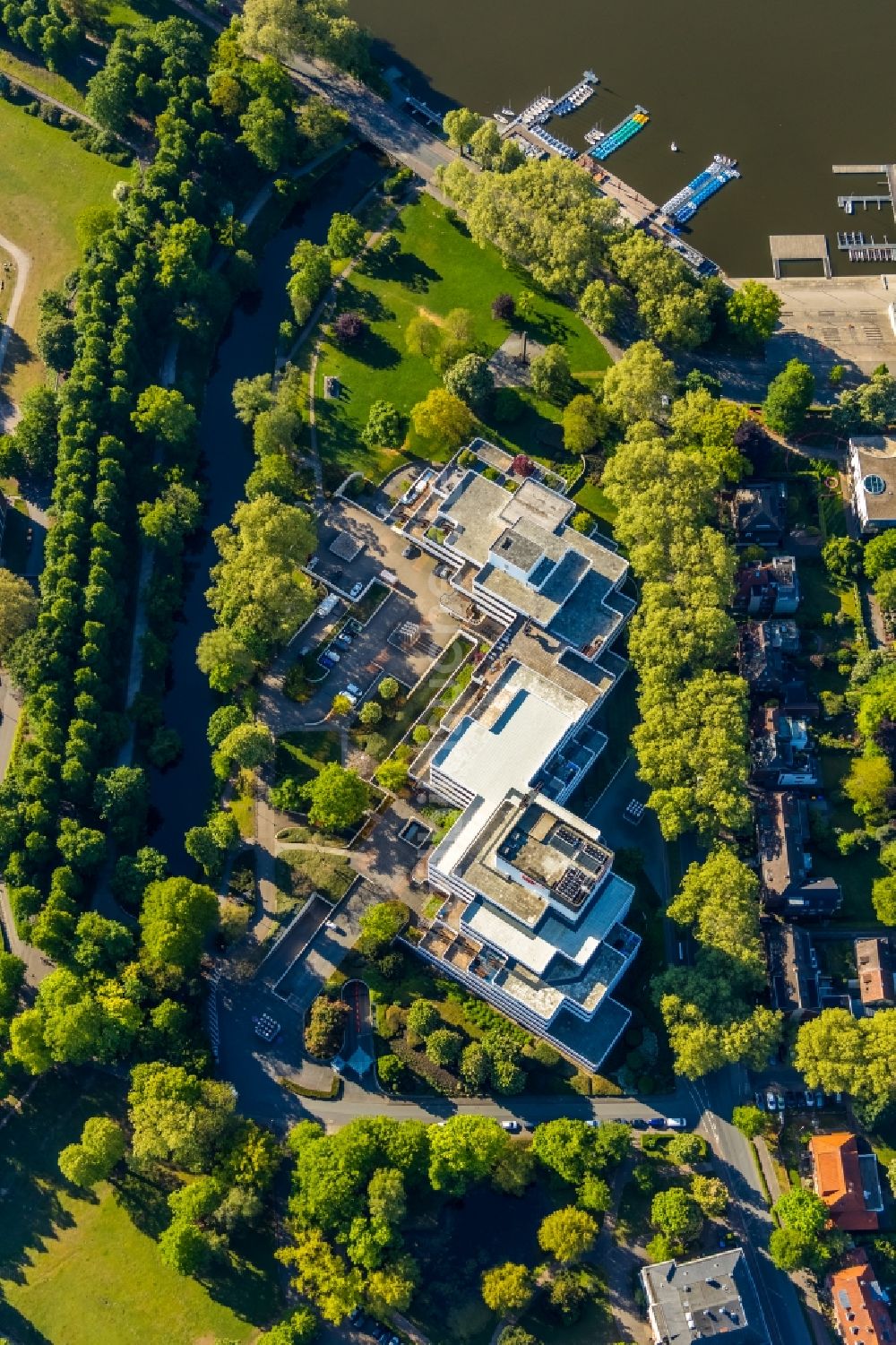 Münster von oben - Verwaltungsgebäude des Finanzdienstleistungs- Unternehmens LBS Westdeutsche Landesbausparkasse an der Himmelreichallee in Münster im Bundesland Nordrhein-Westfalen, Deutschland