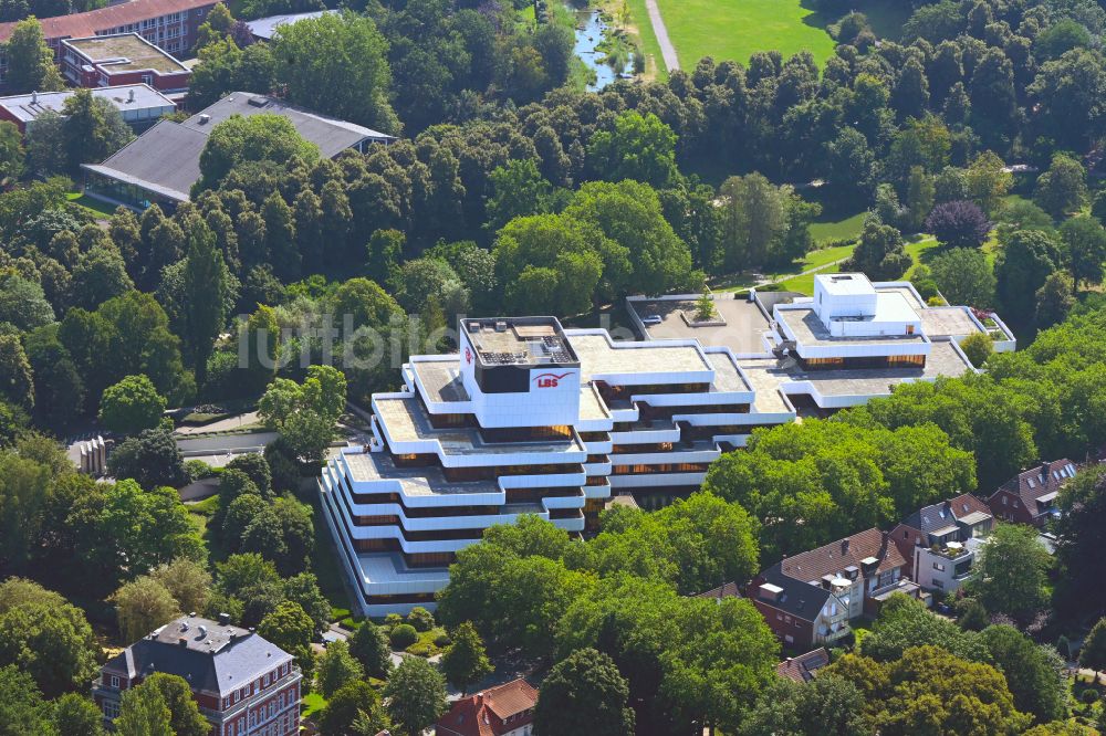 Luftaufnahme Münster - Verwaltungsgebäude des Finanzdienstleistungs- Unternehmens LBS Westdeutsche Landesbausparkasse an der Himmelreichallee in Münster im Bundesland Nordrhein-Westfalen, Deutschland