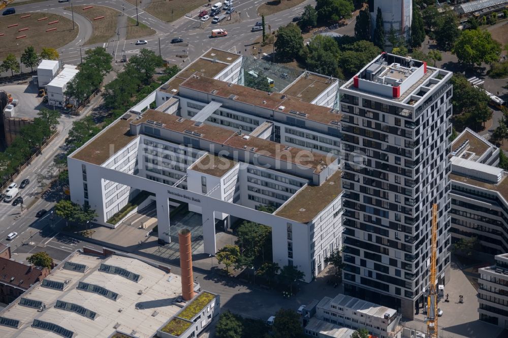 Stuttgart von oben - Verwaltungsgebäude des Finanzdienstleistungs- Unternehmens Mercedes-Benz-Bank in Stuttgart im Bundesland Baden-Württemberg, Deutschland