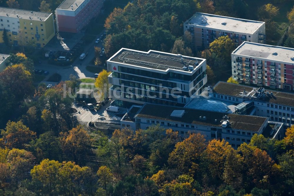 Potsdam aus der Vogelperspektive: Verwaltungsgebäude des Finanzdienstleistungs- Unternehmens Mittelbrandenburgische Sparkasse in Potsdam an der Saarmunder Straße in Potsdam im Bundesland Brandenburg, Deutschland