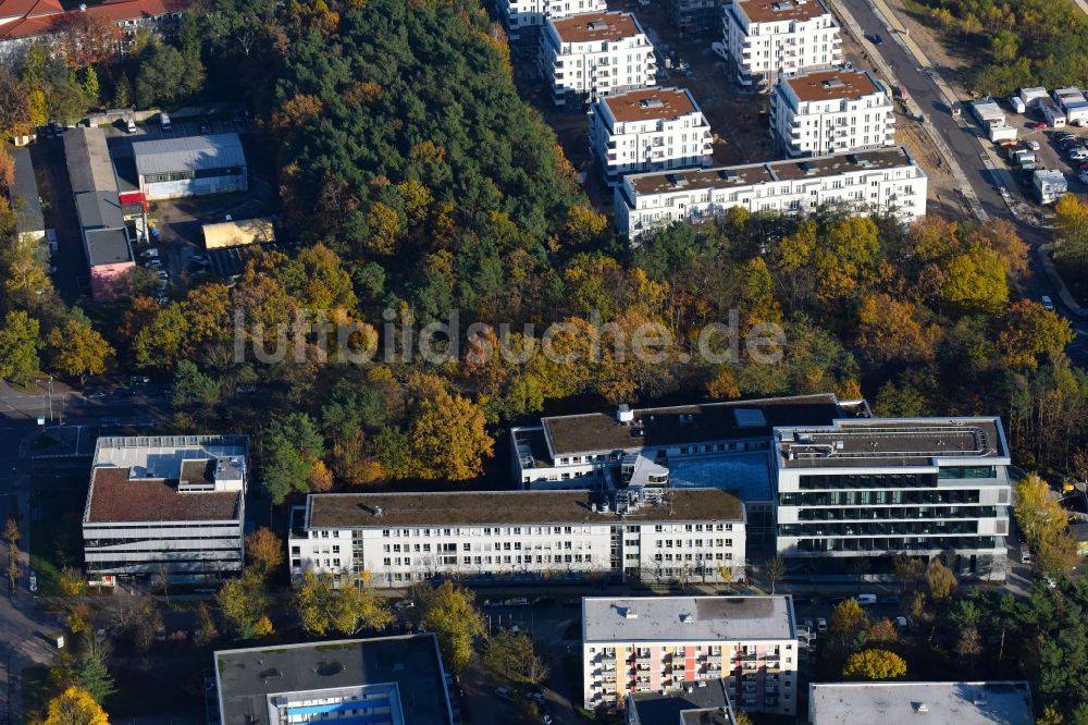 Luftaufnahme Potsdam - Verwaltungsgebäude des Finanzdienstleistungs- Unternehmens Mittelbrandenburgische Sparkasse in Potsdam an der Saarmunder Straße in Potsdam im Bundesland Brandenburg, Deutschland