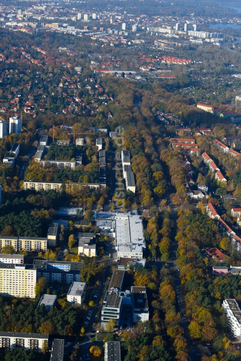 Potsdam von oben - Verwaltungsgebäude des Finanzdienstleistungs- Unternehmens Mittelbrandenburgische Sparkasse in Potsdam an der Saarmunder Straße in Potsdam im Bundesland Brandenburg, Deutschland