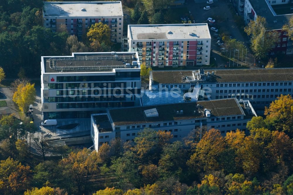 Luftbild Potsdam - Verwaltungsgebäude des Finanzdienstleistungs- Unternehmens Mittelbrandenburgische Sparkasse in Potsdam an der Saarmunder Straße in Potsdam im Bundesland Brandenburg, Deutschland