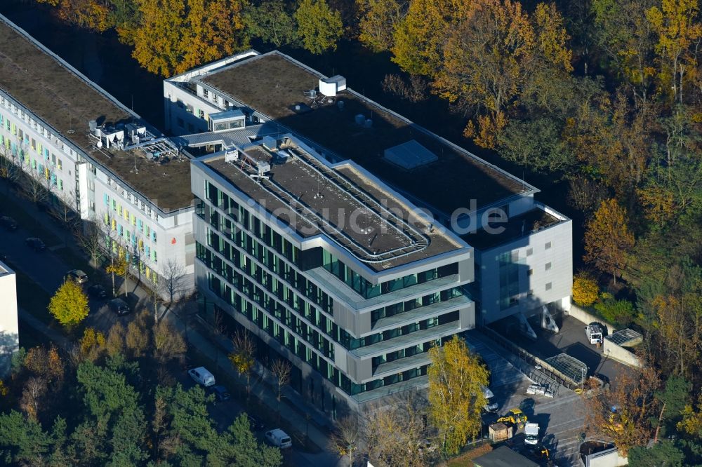 Potsdam aus der Vogelperspektive: Verwaltungsgebäude des Finanzdienstleistungs- Unternehmens Mittelbrandenburgische Sparkasse in Potsdam an der Saarmunder Straße in Potsdam im Bundesland Brandenburg, Deutschland