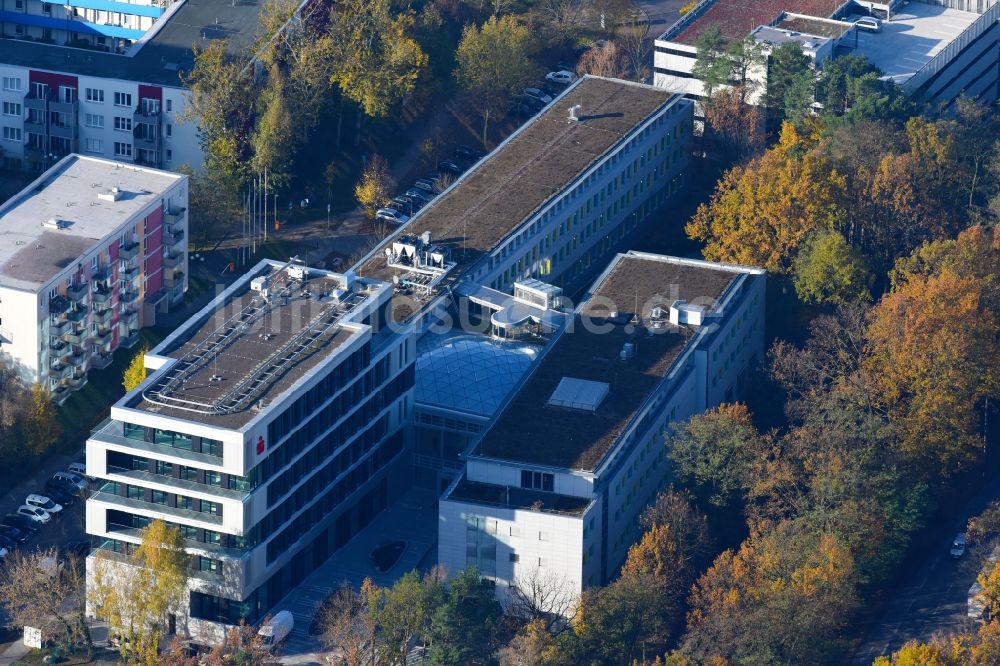 Potsdam aus der Vogelperspektive: Verwaltungsgebäude des Finanzdienstleistungs- Unternehmens Mittelbrandenburgische Sparkasse in Potsdam an der Saarmunder Straße in Potsdam im Bundesland Brandenburg, Deutschland