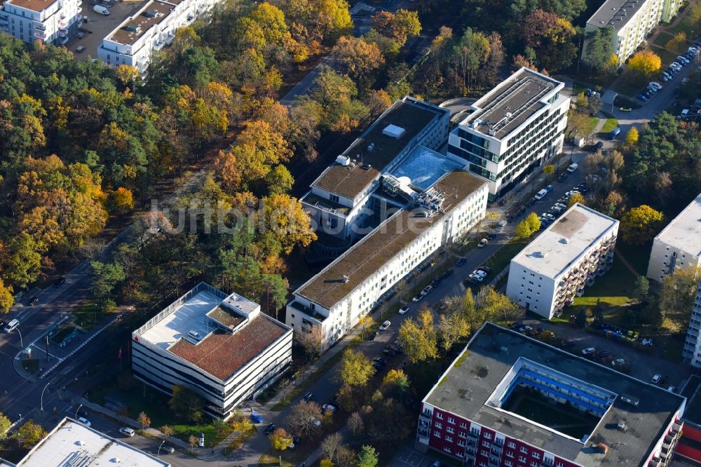 Luftaufnahme Potsdam - Verwaltungsgebäude des Finanzdienstleistungs- Unternehmens Mittelbrandenburgische Sparkasse in Potsdam an der Saarmunder Straße in Potsdam im Bundesland Brandenburg, Deutschland