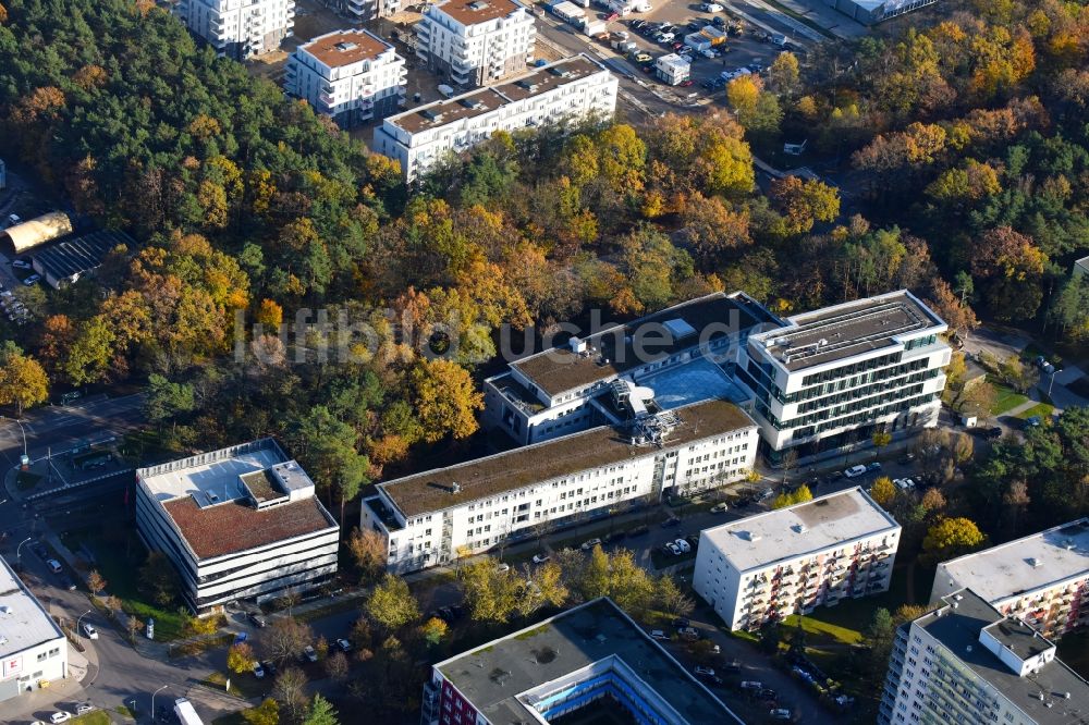 Potsdam aus der Vogelperspektive: Verwaltungsgebäude des Finanzdienstleistungs- Unternehmens Mittelbrandenburgische Sparkasse in Potsdam an der Saarmunder Straße in Potsdam im Bundesland Brandenburg, Deutschland