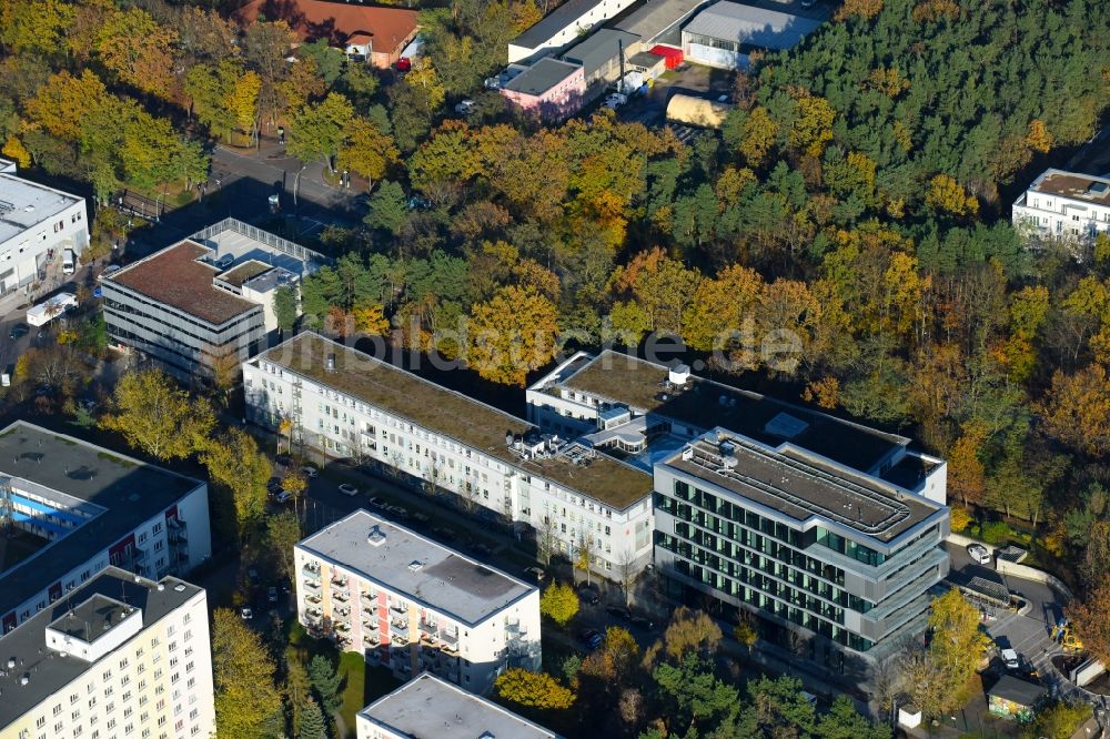 Potsdam von oben - Verwaltungsgebäude des Finanzdienstleistungs- Unternehmens Mittelbrandenburgische Sparkasse in Potsdam an der Saarmunder Straße in Potsdam im Bundesland Brandenburg, Deutschland