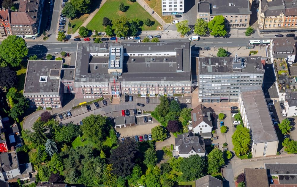 Luftaufnahme Witten - Verwaltungsgebäude des Finanzdienstleistungs- Unternehmens Sparkasse Witten - Hauptstelle in Witten im Bundesland Nordrhein-Westfalen