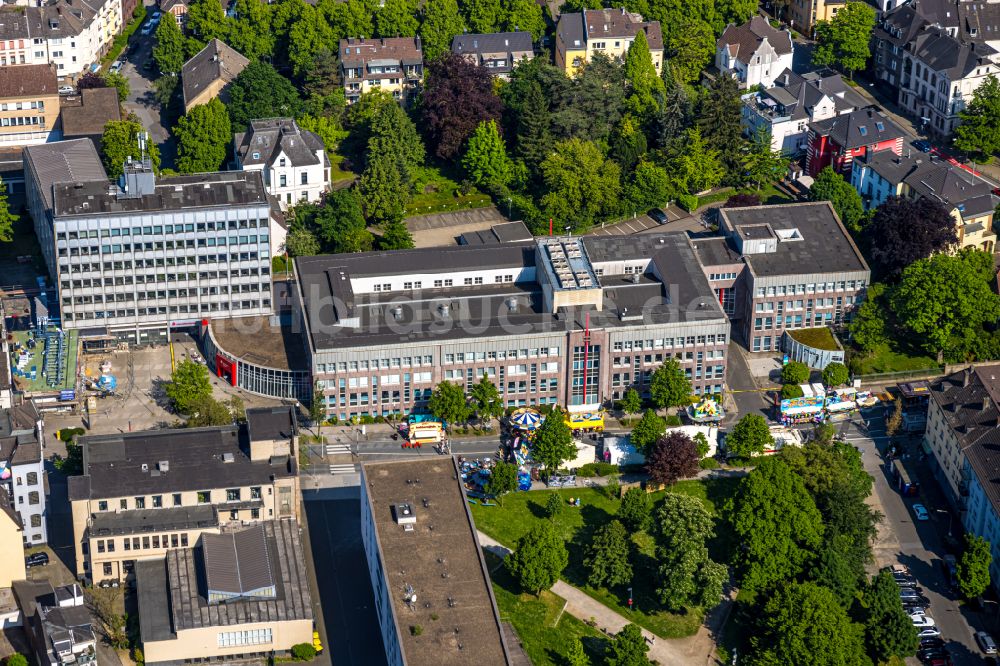 Luftaufnahme Witten - Verwaltungsgebäude des Finanzdienstleistungs- Unternehmens Sparkasse Witten - Hauptstelle in Witten im Bundesland Nordrhein-Westfalen