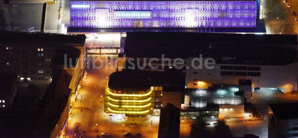 Magdeburg von oben - Verwaltungsgebäude des Finanzdienstleistungs- Unternehmens Stadtsparkasse Magdeburg Alter Markt im Ortsteil Altstadt in Magdeburg im Bundesland Sachsen-Anhalt