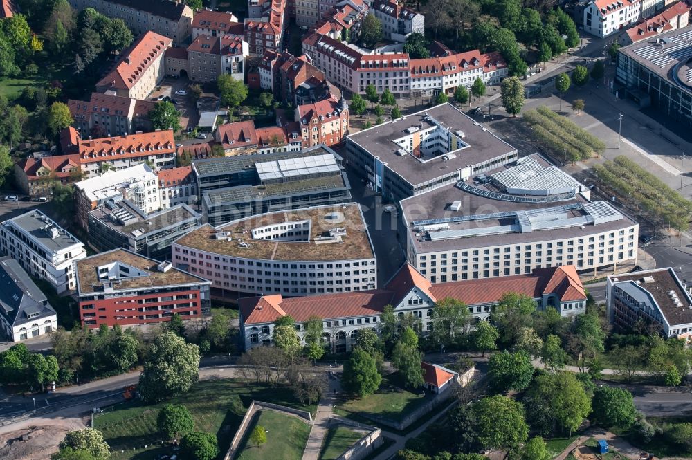 Erfurt aus der Vogelperspektive: Verwaltungsgebäude des Finanzdienstleistungs- Unternehmens VBG-Bezirksverwaltung Erfurt im Ortsteil Altstadt in Erfurt im Bundesland Thüringen, Deutschland