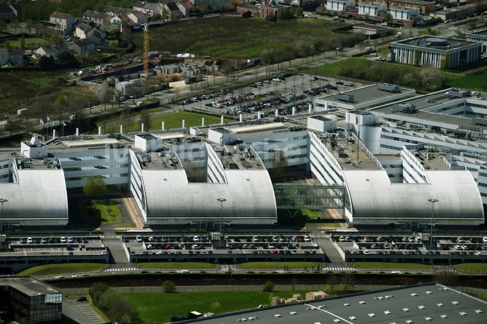 Luftbild Élancourt - Verwaltungsgebäude des Industriegebietes Airbus Group ZA Clef de Saint Pierre in Élancourt in Ile-de-France, Frankreich