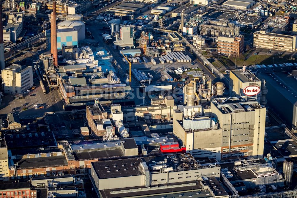 Luftbild Düsseldorf - Verwaltungsgebäude des Industriegebietes an der Henkelstraße im Ortsteil Holthausen in Düsseldorf im Bundesland Nordrhein-Westfalen, Deutschland