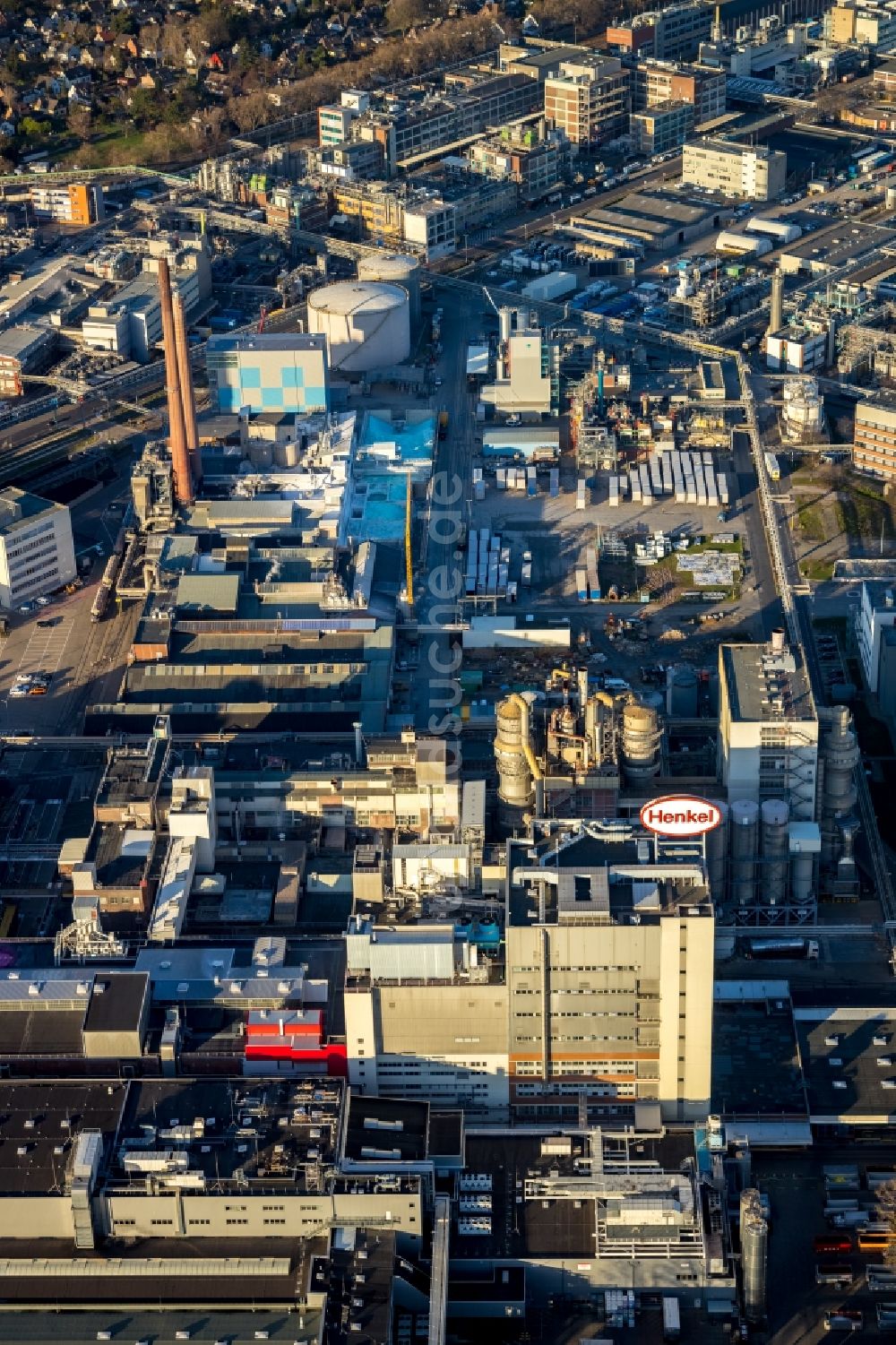 Luftbild Düsseldorf - Verwaltungsgebäude des Industriegebietes an der Henkelstraße im Ortsteil Holthausen in Düsseldorf im Bundesland Nordrhein-Westfalen, Deutschland