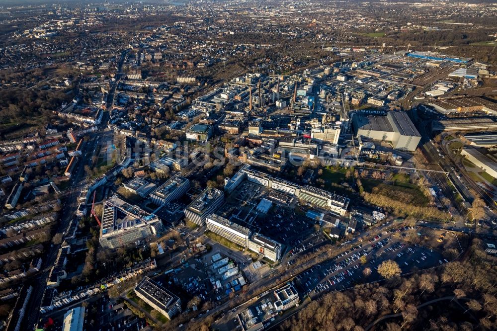 Luftaufnahme Düsseldorf - Verwaltungsgebäude des Industriegebietes an der Henkelstraße im Ortsteil Holthausen in Düsseldorf im Bundesland Nordrhein-Westfalen, Deutschland