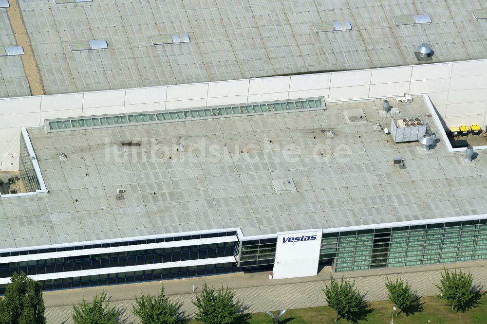 Lauchhammer aus der Vogelperspektive: Verwaltungsgebäude des Industriegebietes Vestas Blades Deutschland GmbH in Lauchhammer im Bundesland Brandenburg