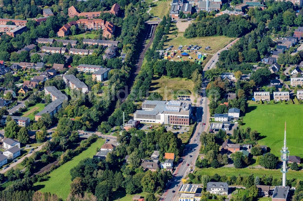 Luftaufnahme Norderstedt - Verwaltungsgebäude Seminarhaus in Norderstedt im Bundesland Schleswig-Holstein, Deutschland