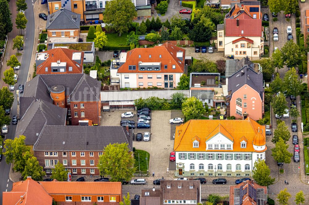 Luftbild Ahlen - Verwaltungsgebäude der staatlichen Behörde Agentur für Arbeit Ahlen in Ahlen im Bundesland Nordrhein-Westfalen, Deutschland