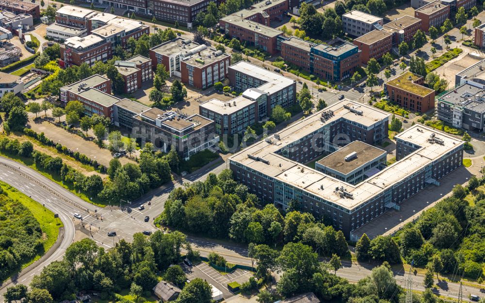 Dortmund aus der Vogelperspektive: Verwaltungsgebäude der staatlichen Behörde Bau- und Liegenschaftsbetrieb NRW Niederlassung Dortmund an der Emil-Figge-Straße im Ortsteil Lütgendortmund in Dortmund im Bundesland Nordrhein-Westfalen, Deutschland