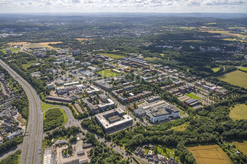 Dortmund aus der Vogelperspektive: Verwaltungsgebäude der staatlichen Behörde Bau- und Liegenschaftsbetrieb NRW Niederlassung Dortmund an der Emil-Figge-Straße im Ortsteil Lütgendortmund in Dortmund im Bundesland Nordrhein-Westfalen, Deutschland