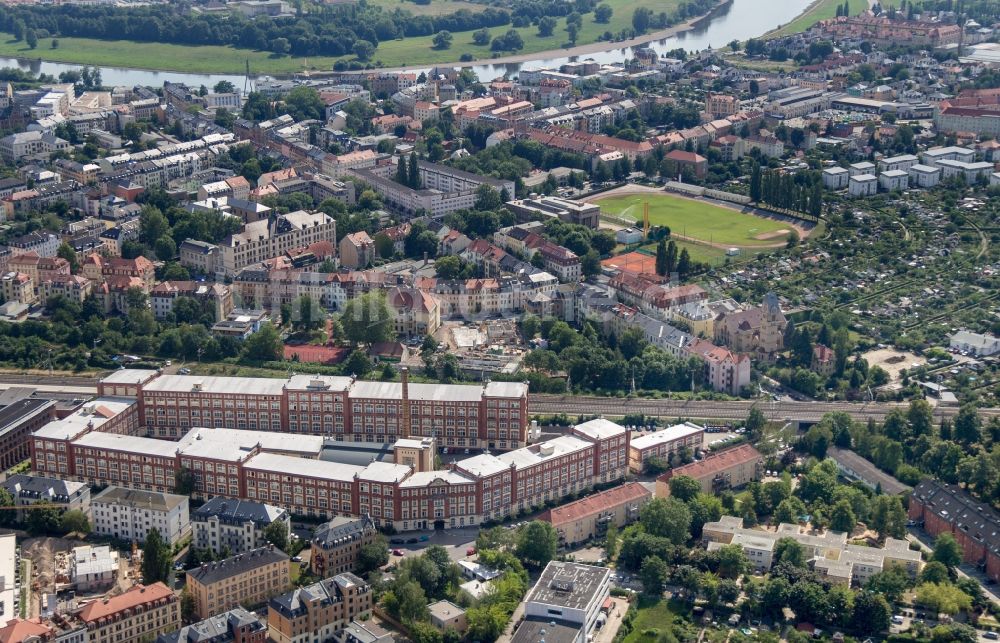 Dresden aus der Vogelperspektive: Verwaltungsgebäude der staatlichen Behörde BStU in Dresden im Bundesland Sachsen, Deutschland