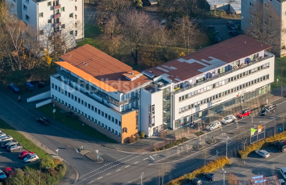 Kamp-Lintfort von oben - Verwaltungsgebäude der staatlichen Behörde Bundesagentur für Arbeit an der Wilhelmstraße in Kamp-Lintfort im Bundesland Nordrhein-Westfalen, Deutschland