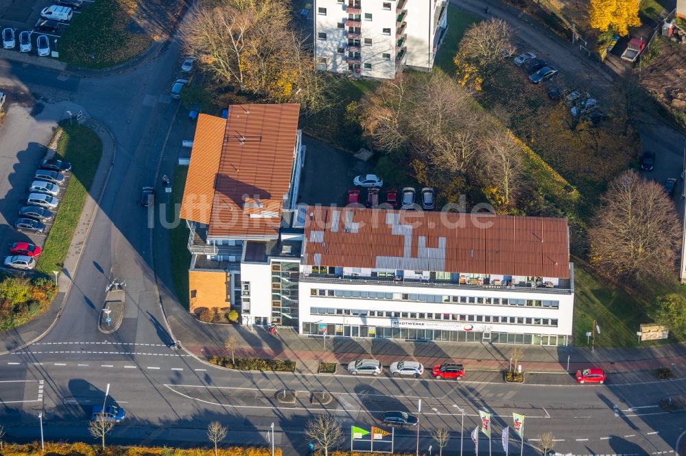 Luftbild Kamp-Lintfort - Verwaltungsgebäude der staatlichen Behörde Bundesagentur für Arbeit an der Wilhelmstraße in Kamp-Lintfort im Bundesland Nordrhein-Westfalen, Deutschland