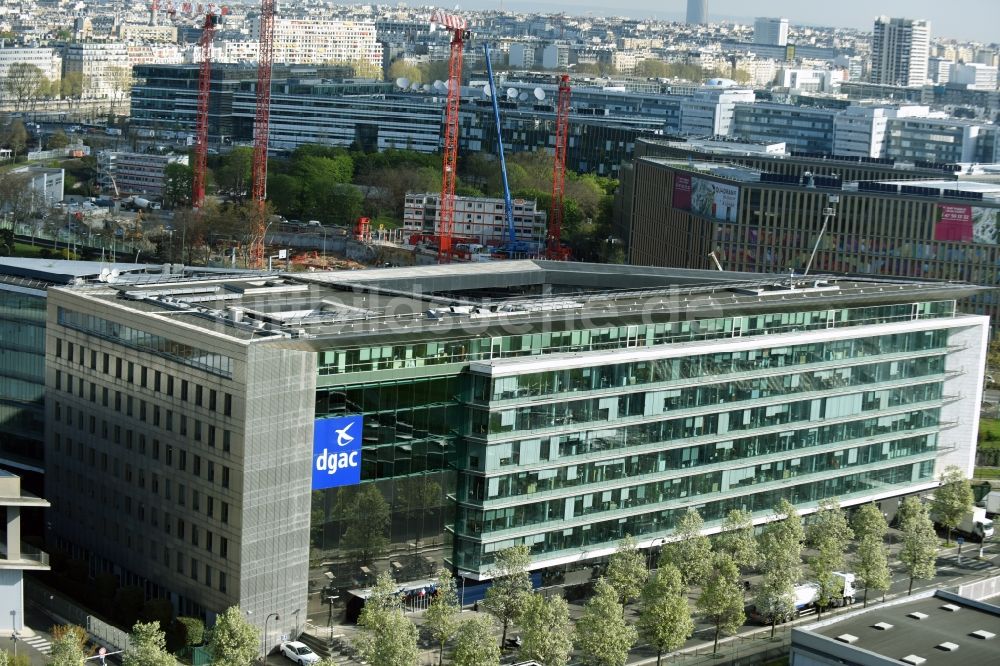 Paris von oben - Verwaltungsgebäude der staatlichen Behörde DGAC - Direction Générale de l'Aviation Civile an der Rue Henry Farman in Paris in Ile-de-France, Frankreich