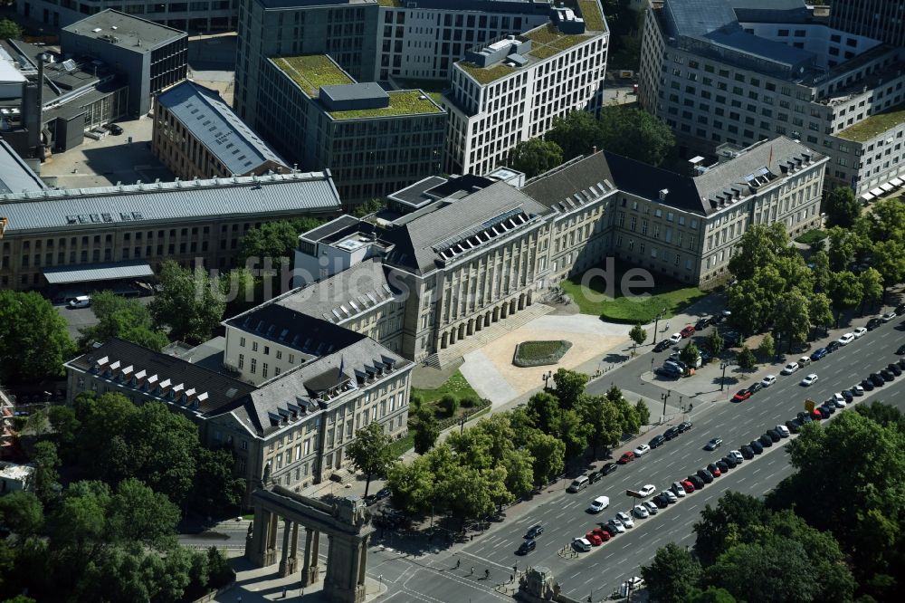 Luftbild Berlin - Verwaltungsgebäude der staatlichen Behörde Ernst-Reuter-Haus an der Straße des 17. Juni in Berlin