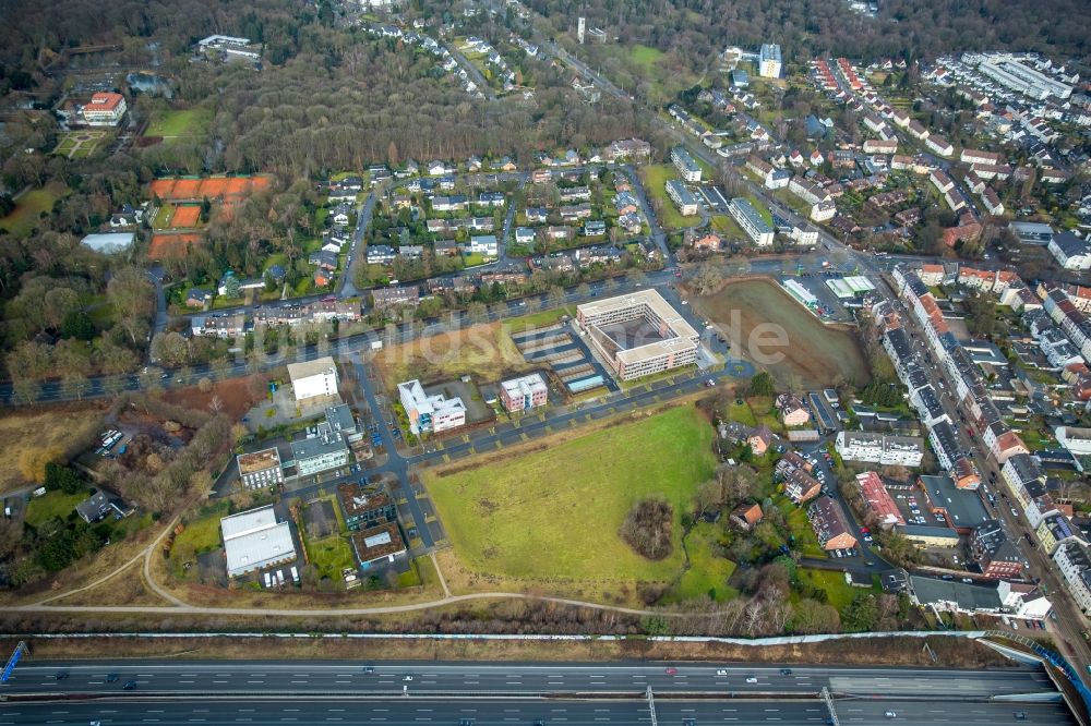 Gelsenkirchen von oben - Verwaltungsgebäude der staatlichen Behörde Finanzamt Gelsenkirchen Ludwig-Erhard-Straße im Ortsteil Gelsenkirchen-Ost in Gelsenkirchen im Bundesland Nordrhein-Westfalen