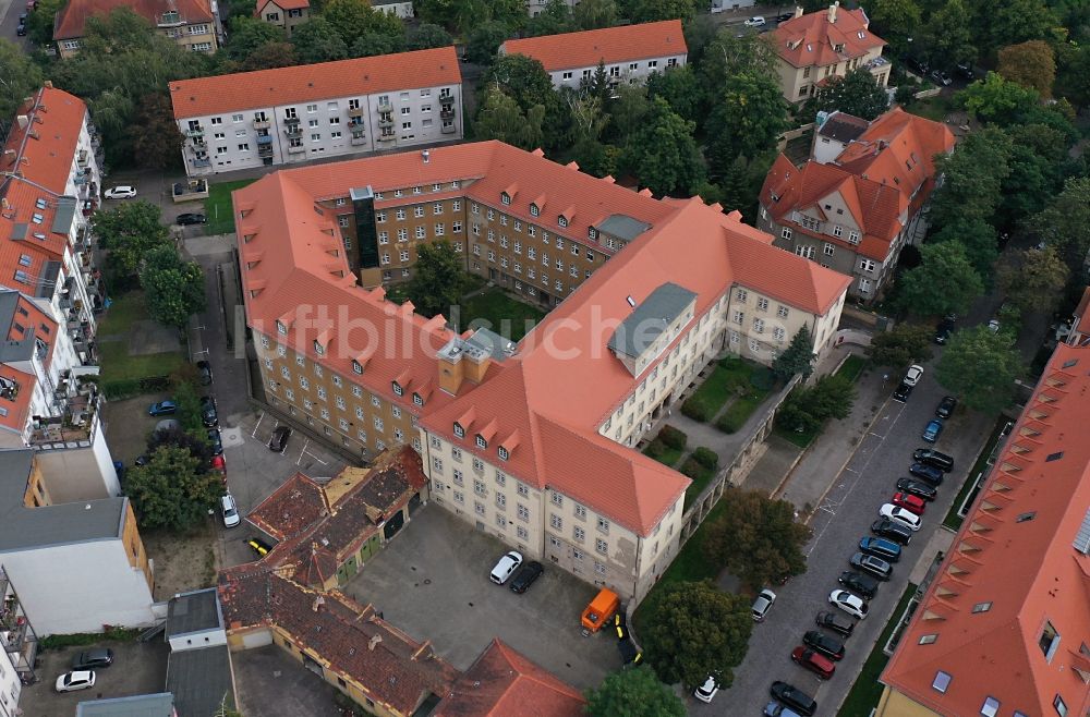 Halle (Saale) von oben - Verwaltungsgebäude der staatlichen Behörde Landesverwaltungsamtin Halle (Saale)im Bundesland Sachsen-Anhalt, Deutschland