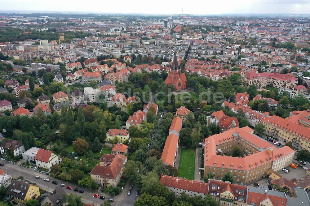 Halle (Saale) aus der Vogelperspektive: Verwaltungsgebäude der staatlichen Behörde Landesverwaltungsamtin Halle (Saale)im Bundesland Sachsen-Anhalt, Deutschland